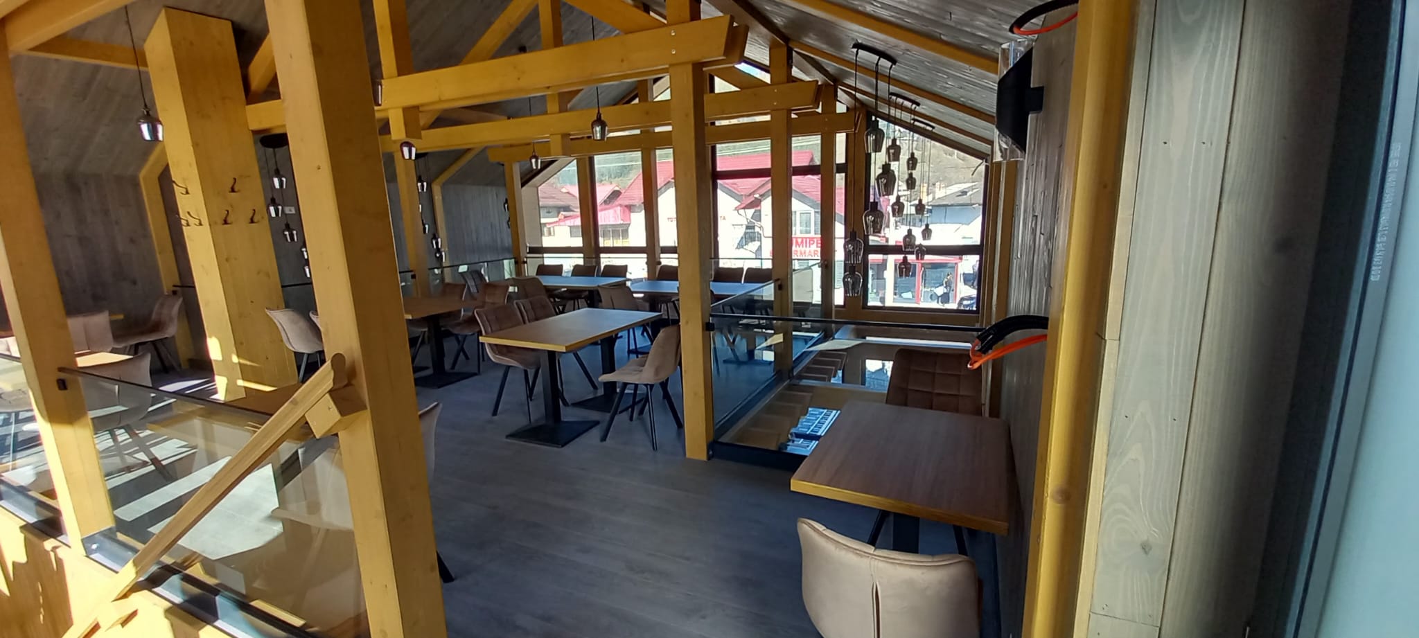 Cafenea Borca — 18