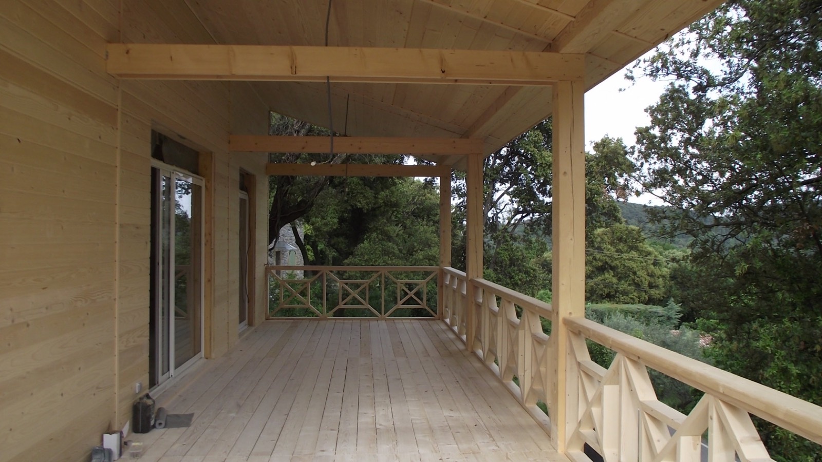 Hutin Wood House — 4