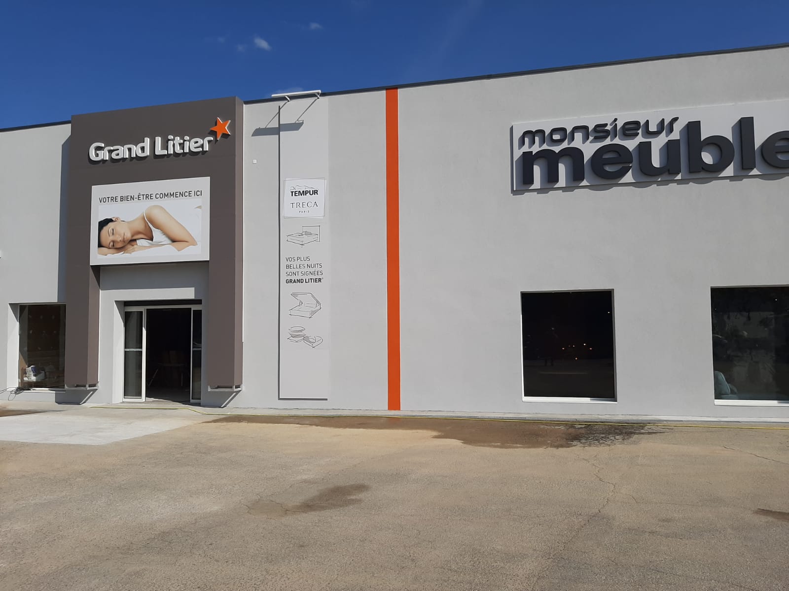 Magazin de mobilă — 3
